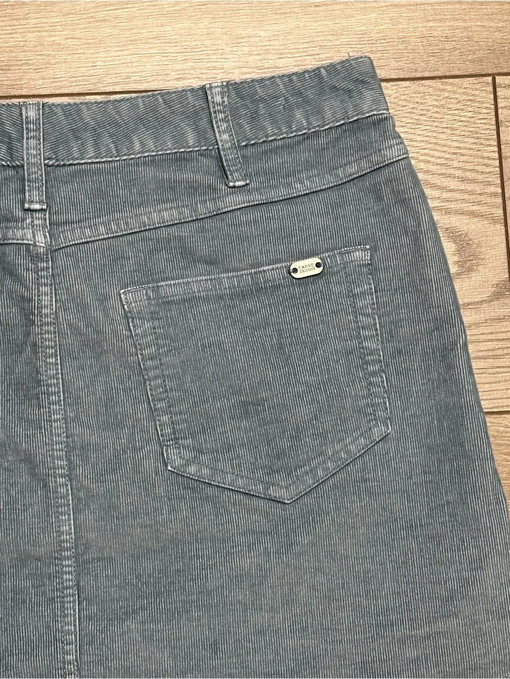 Carve Designs 14” Oahu Mid Rise Corduroy Skirt Blue Size 2